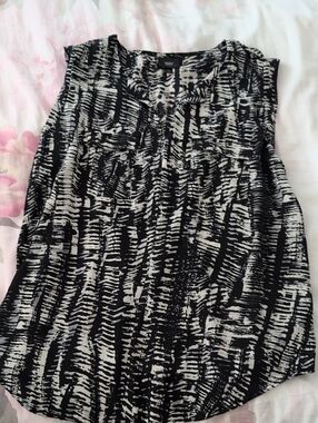 Massimo Black and White Abstract Print Sleeveless Top